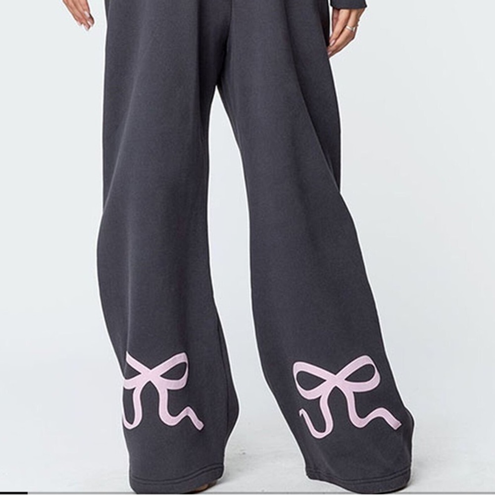 Edikted Bonney Sweatpants with Bow Detail Grey and Pink